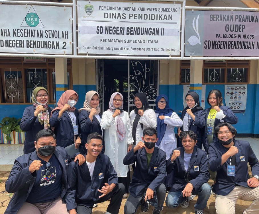 Pengabdian Kepada Masyarakat Dengan Tema “Peningkatan Pemanfaatan Teknologi dan Literasi Digital Bagi Desa Margamukti"