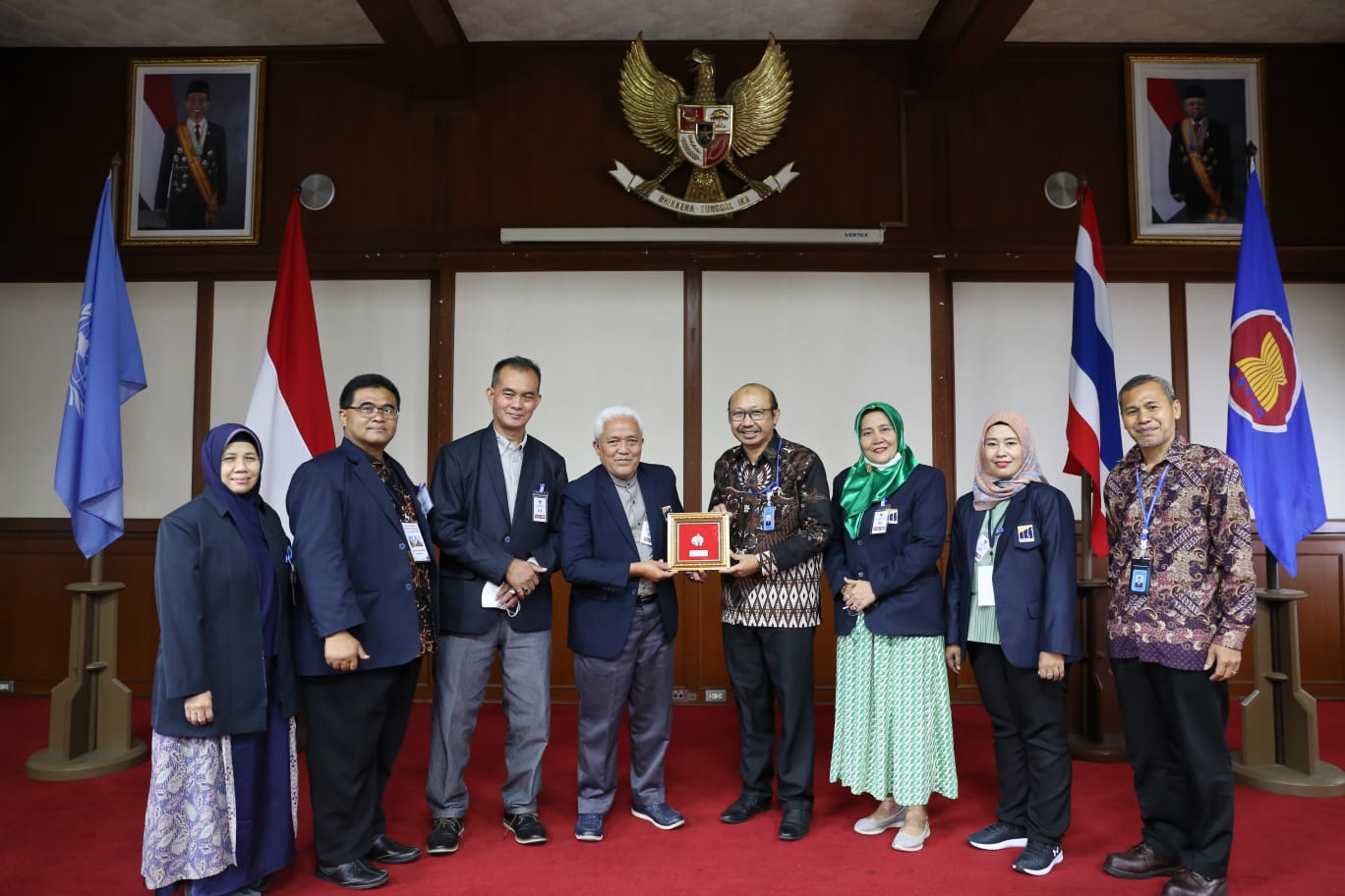STUDY BANDING KE RUMAH SAKIT VETJHANI DAN YAN HEE DI THAILAND  PROGRAM STUDY PASCA SARJANA MANAJEMEN RUMAH SAKIT UNIVERSITAS ADHIRAJASA RESWARA SANJAY
