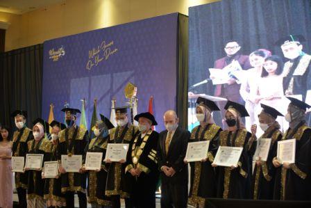 Wisuda III ARS University dilakukan secara Hybrid Edutainment